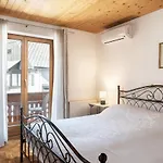 Holiday Lake Apartma *