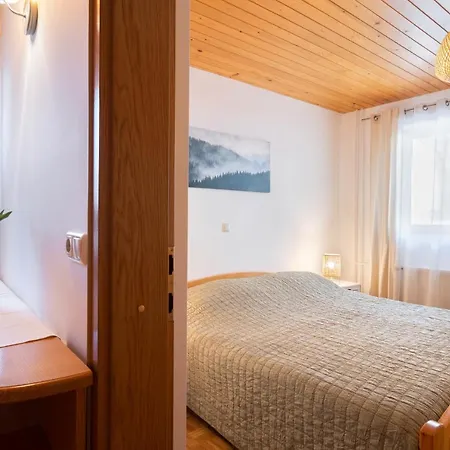 Апартаменты Holiday Lake