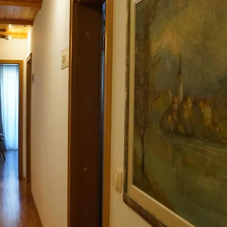 Holiday Lake Апартаменты