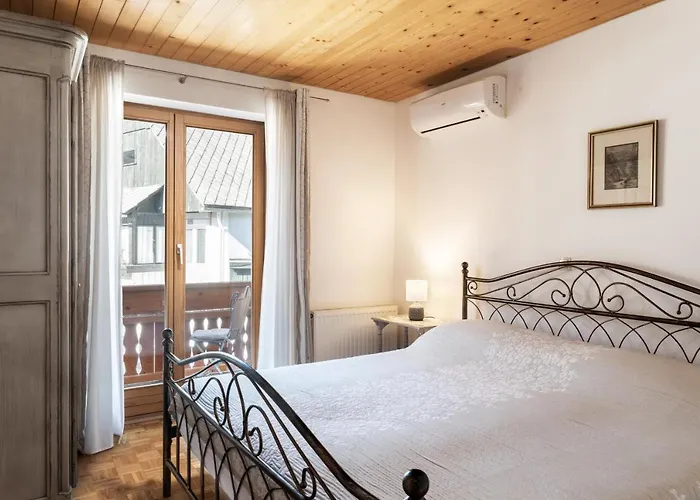 Holiday Lake Apartman *